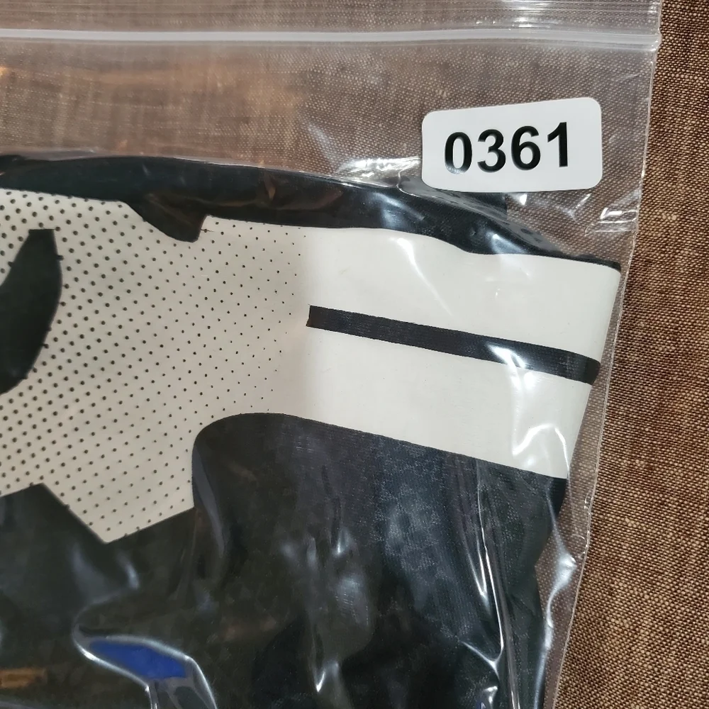 Marvel Punisher Black and White Short Sleeve 100% Polyester Shirt Size Medium - Picture 7 of 7